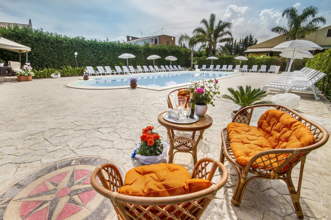 Case Vacanze Paradise Beach Vicino Cefalu Piscina Aperta Кампофеличе ди Рокела Екстериор снимка